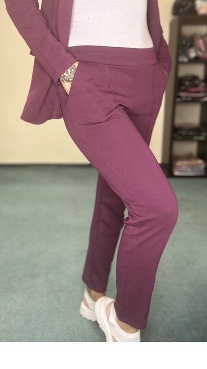 KOSTIUMĖLIS DVIEJŲ DALIŲ ,,BURGUNDIIJA “ 2 KOSTIUMĖLIS DVIEJŲ DALIŲ ,,BURGUNDIIJA “ 2